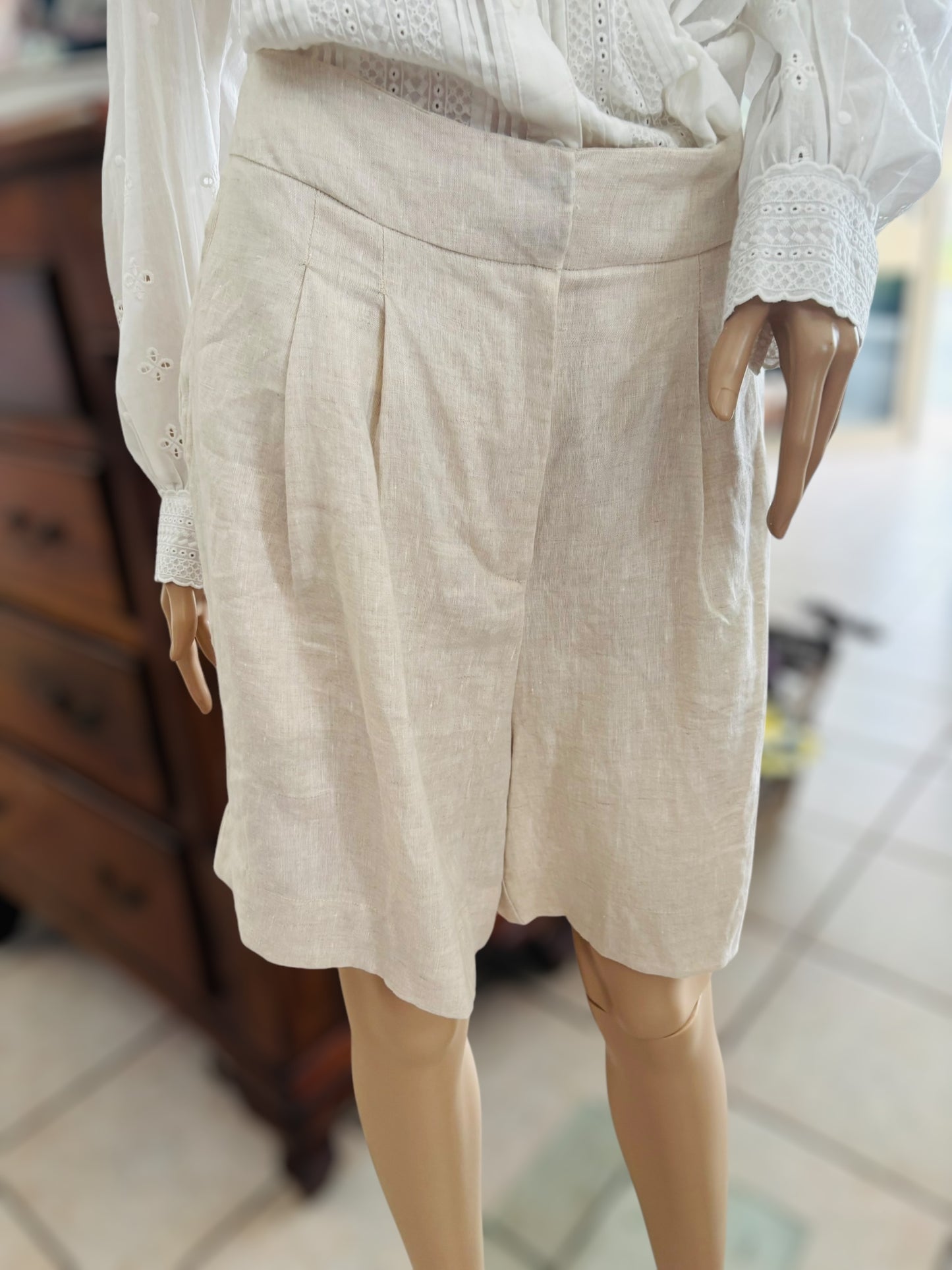 State of Embrace Pleat Shorts HUE Size 14