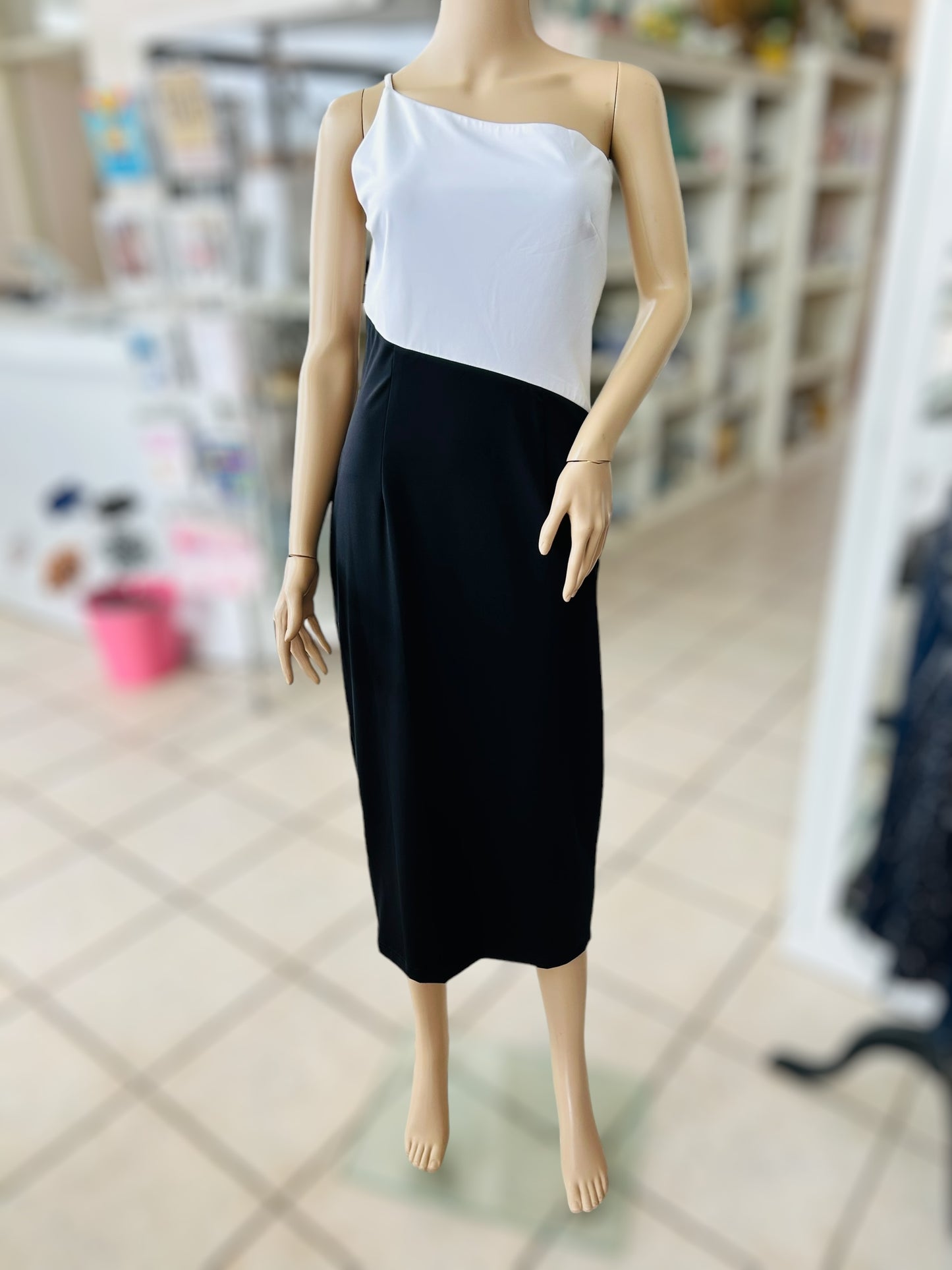 ROMANCE BY HONEY & BEAU - Ivy Two-toned dress size 10