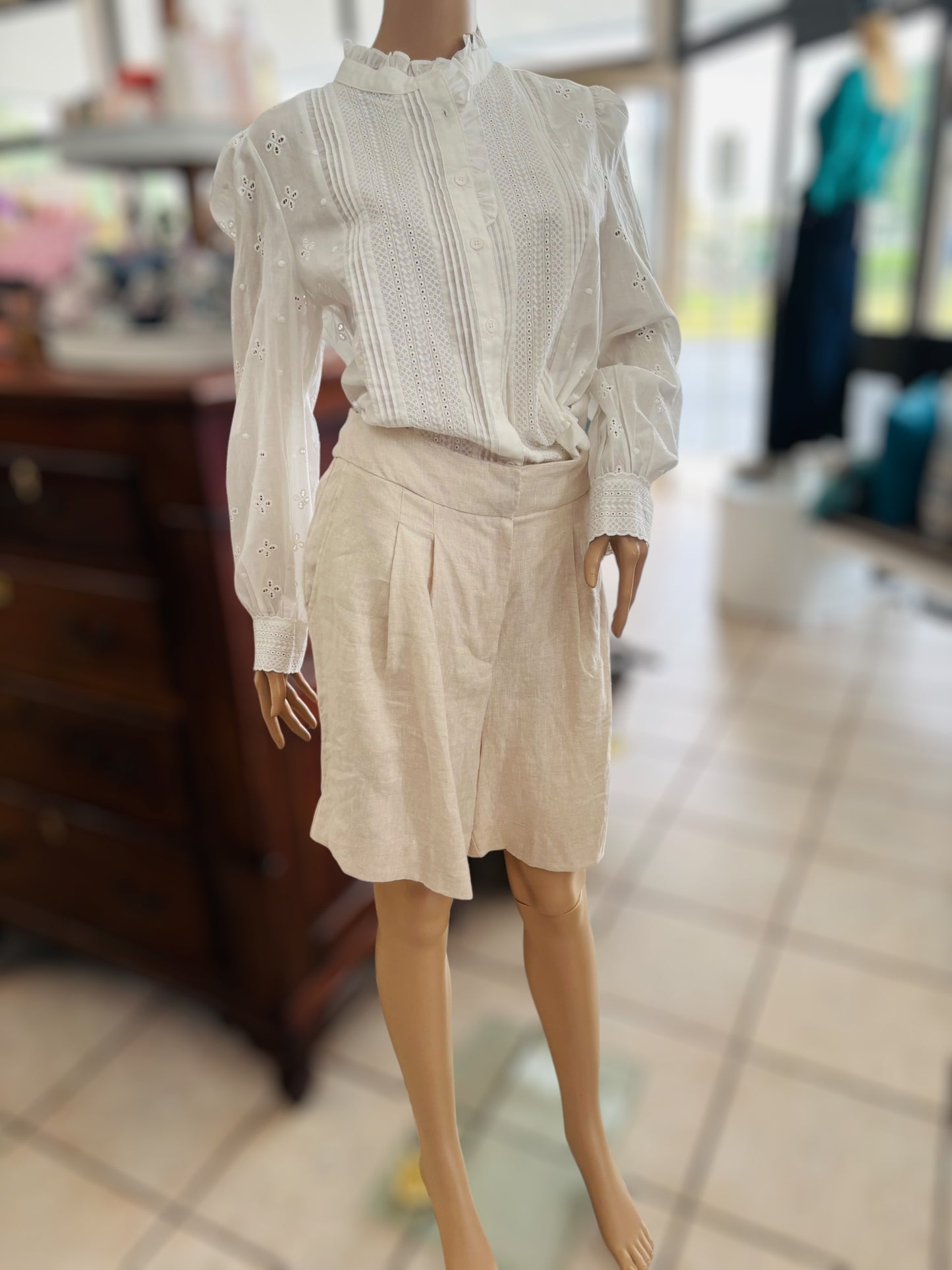 State of Embrace Pleat Shorts HUE Size 14