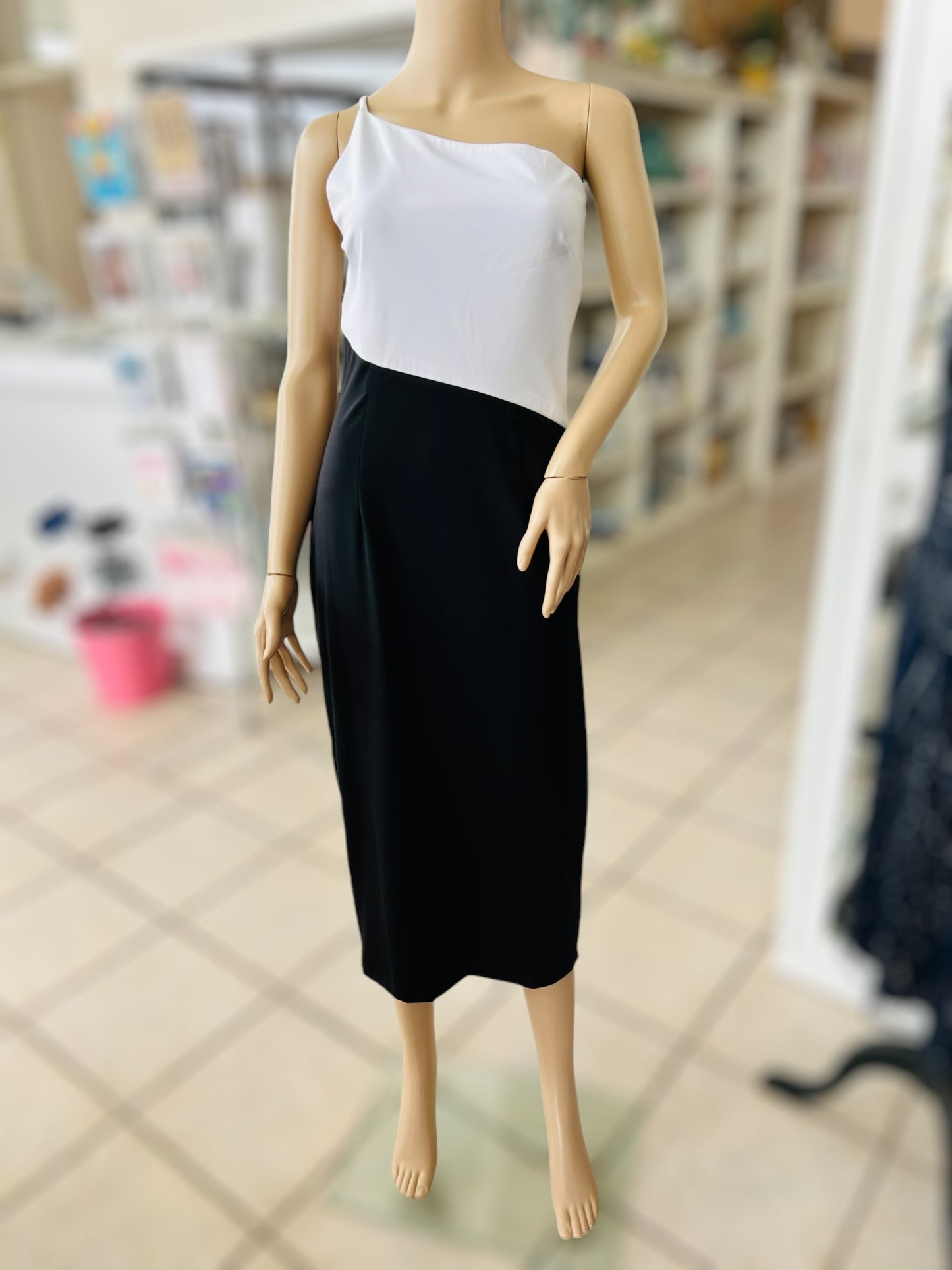 ROMANCE BY HONEY & BEAU - Ivy Two-toned dress size 10