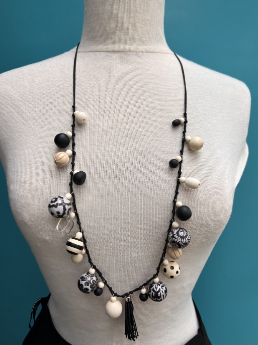 BOHO BOBBLE NECKLACE - BLACK & WHITE