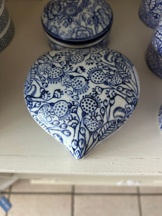 Blue & white Porcelain Heart Trinket Box