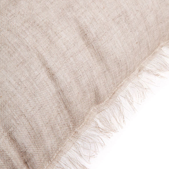 LINEN CUSHION BEIGE FRINGED