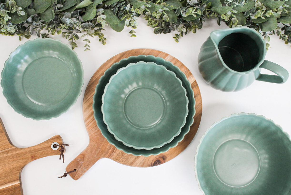 Belle Salad Bowl Bayleaf